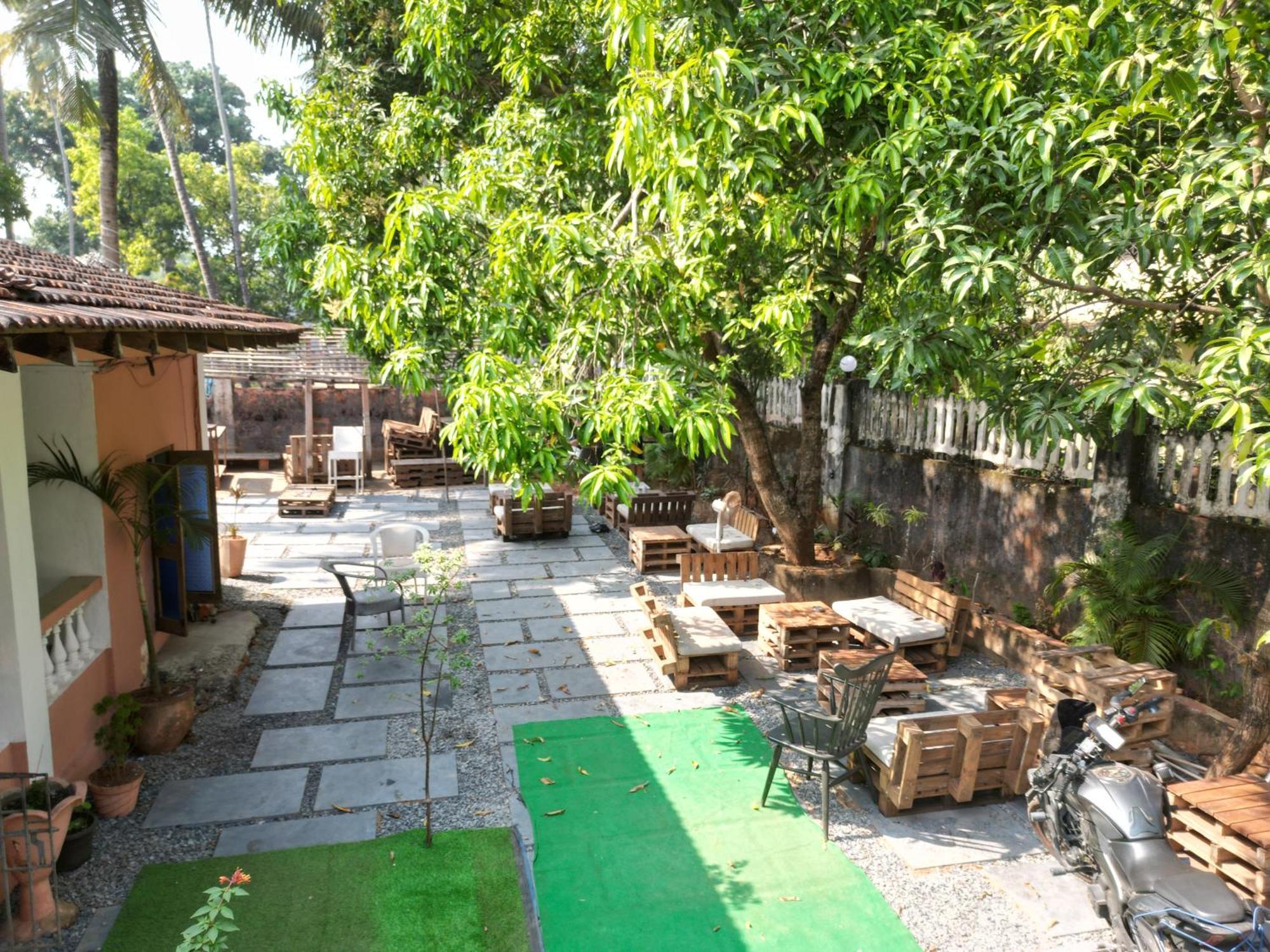 Streetmates Hostel Анжуна Екстер'єр фото