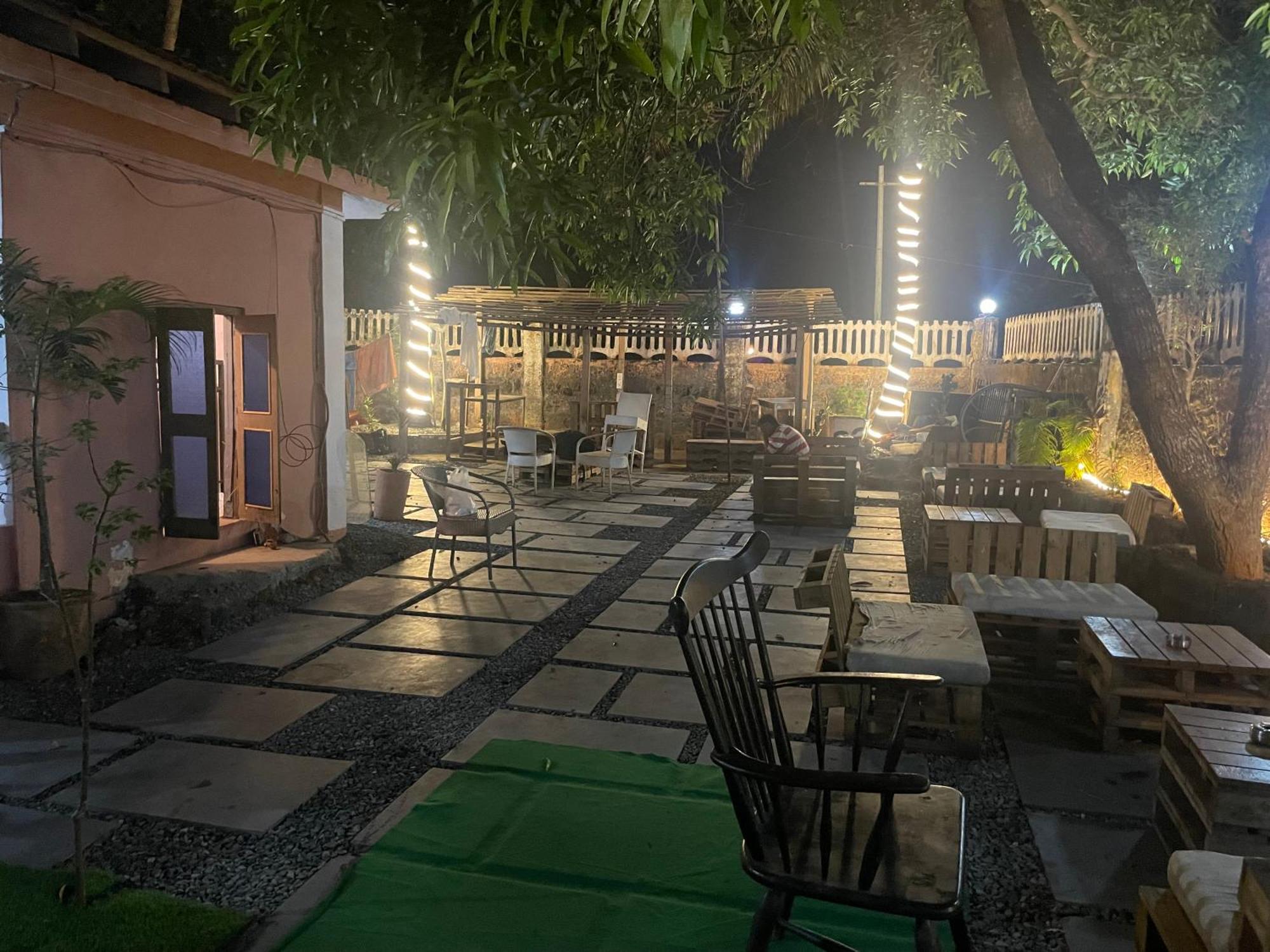 Streetmates Hostel Анжуна Екстер'єр фото